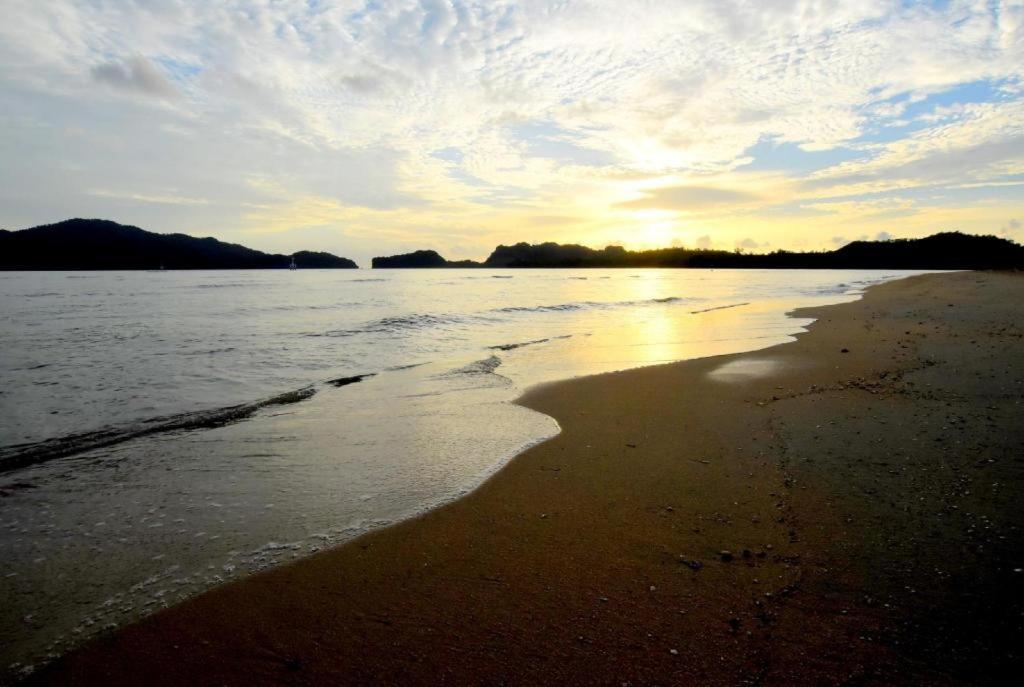 Seesea Resort Satun Buitenkant foto