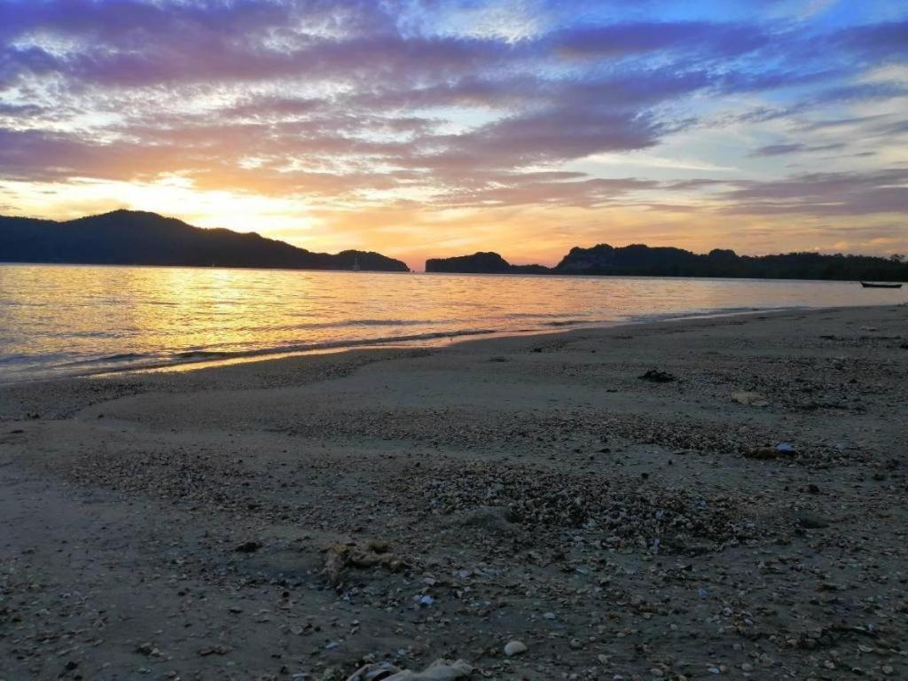 Seesea Resort Satun Buitenkant foto